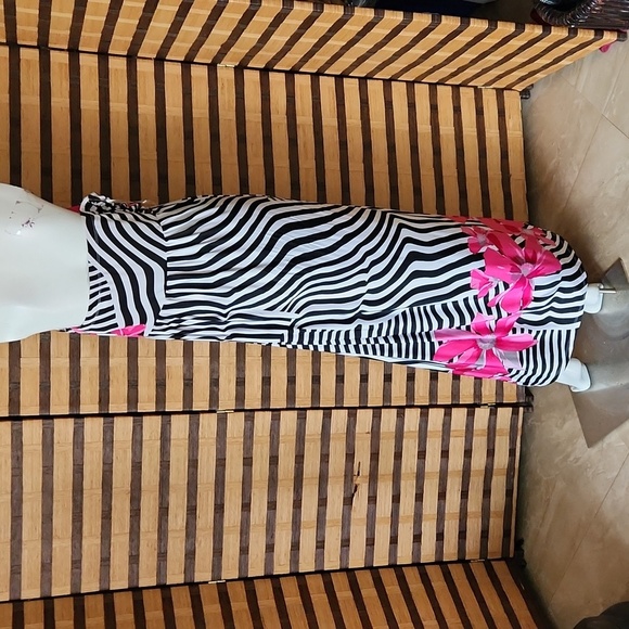 NWT! Strapless maxi dress - Picture 5 of 9